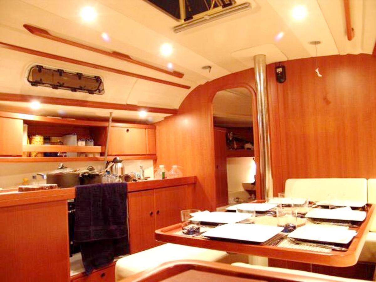 Charming Boat In With Sea View * Funchal (Madeira)